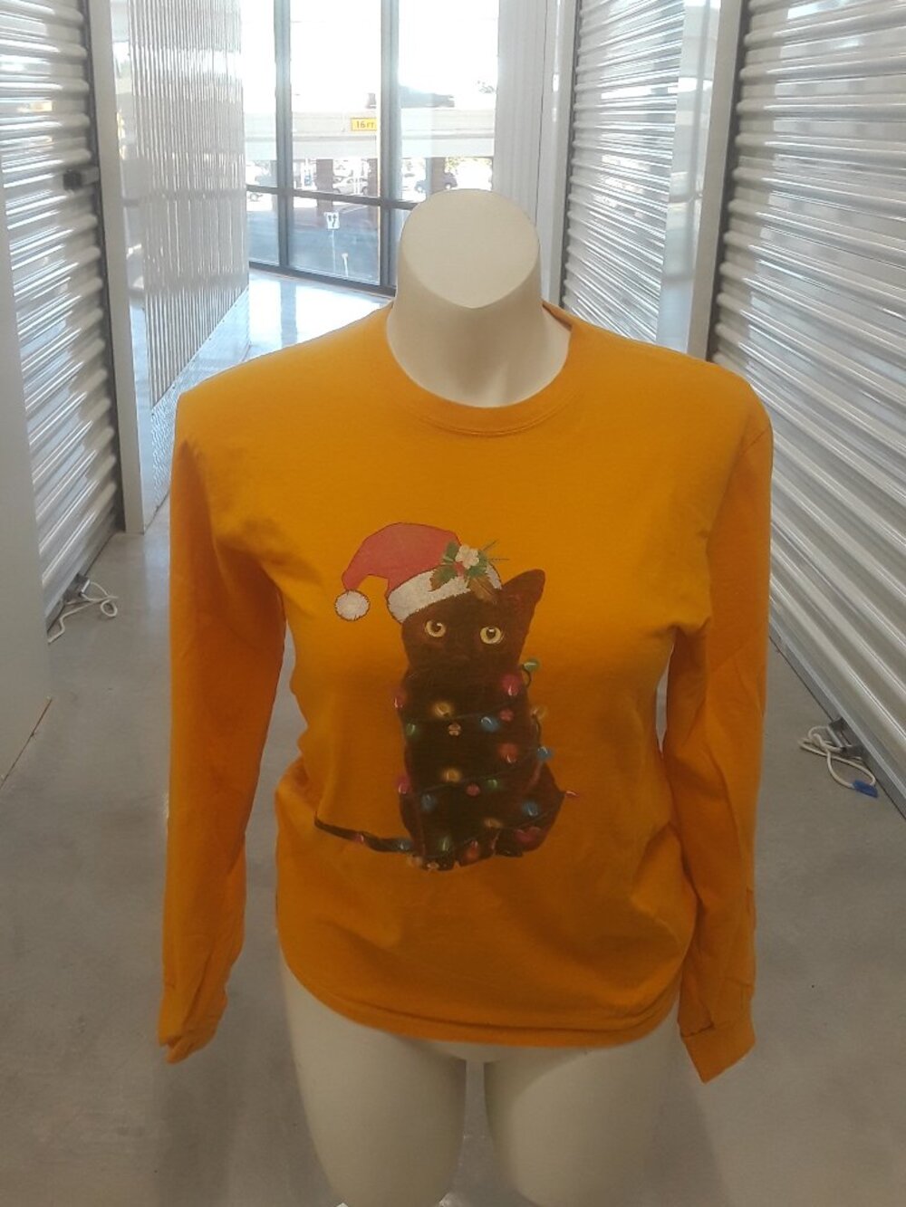 Port & Company Christmas cat long sleeve T-shirt size M
